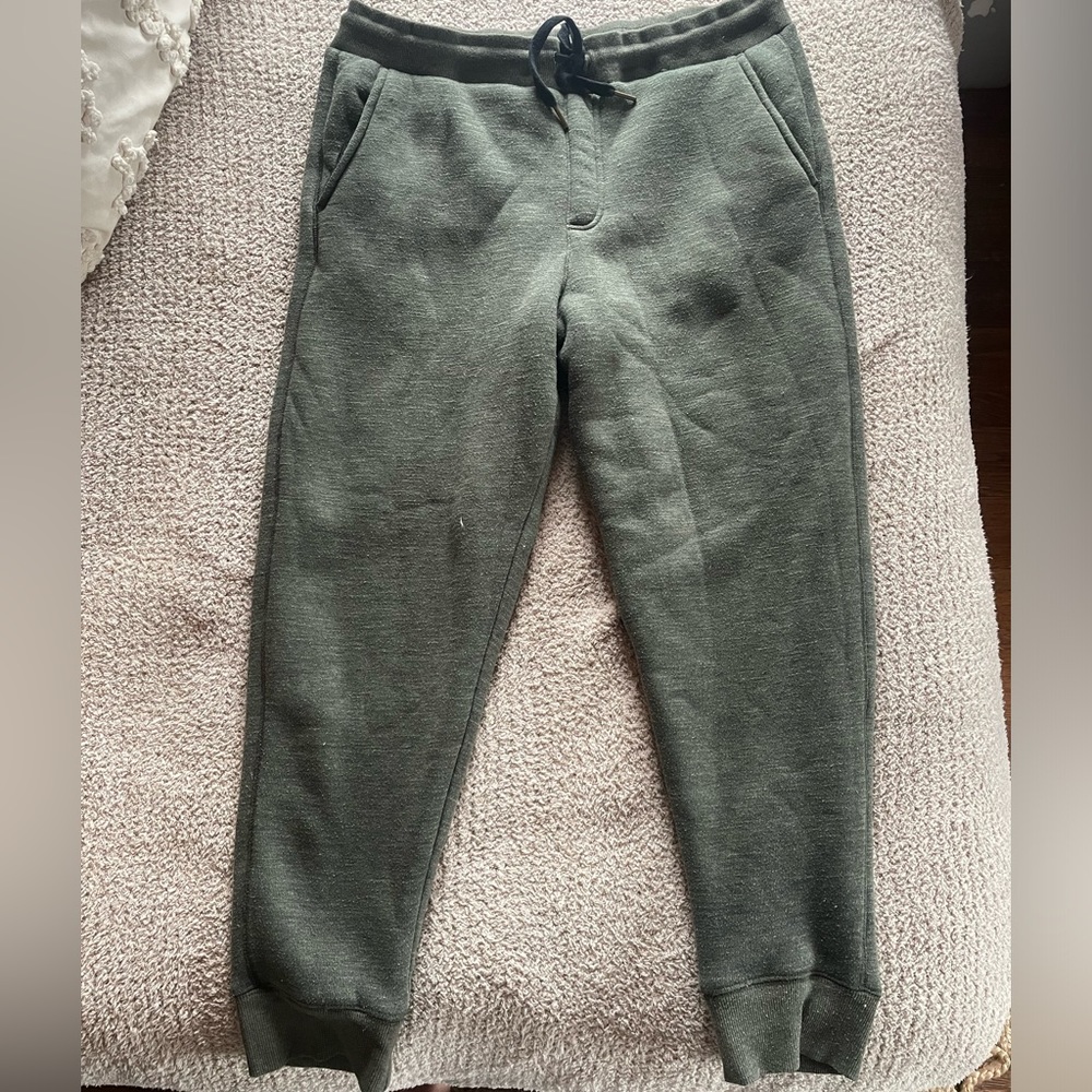 Sherpa Lined Smokey Olive Men’s Joggers 🌟